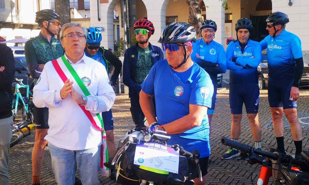 CASTELLAMONTE – Per tre mesi in bicicletta per ammirare le bellezze dell'Italia 4 castellamonte