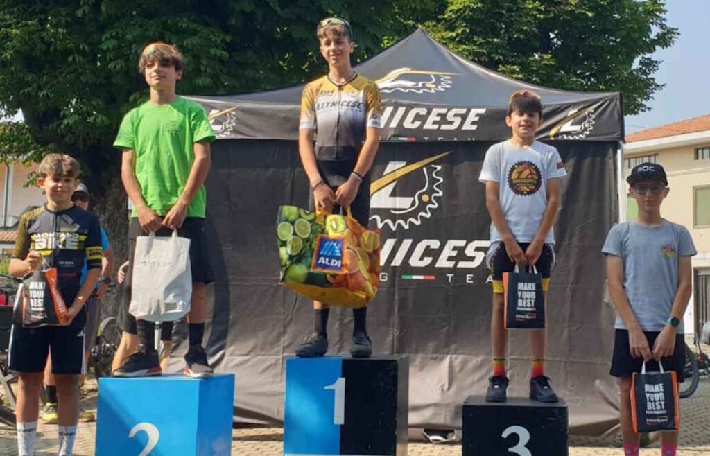 FRONT - Noemi Buttarelli regala il titolo regionale Xco al Rock Bike Team 2 Noemi Buttarelli